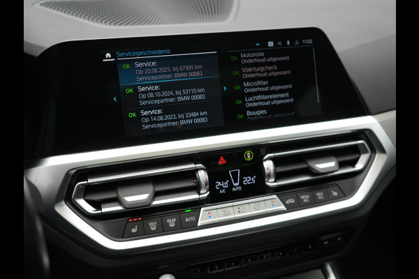 BMW 3 Serie Touring 330e M Sport Plug in Hybrid 293pk Dealer O.H PHEV | Panodak | Adaptive Onderstel | Laser LED | Alcantara Sportstoelen Memory | Head Up | Camera | 19"L.M | Keyless | Apple Carplay | Navigatie | Virtual | DAB |