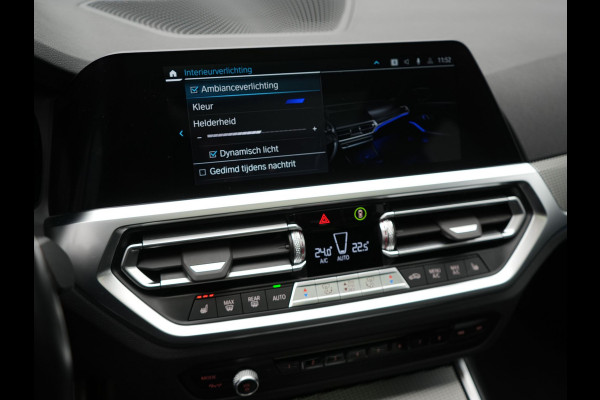 BMW 3 Serie Touring 330e M Sport Plug in Hybrid 293pk Dealer O.H PHEV | Panodak | Adaptive Onderstel | Laser LED | Alcantara Sportstoelen Memory | Head Up | Camera | 19"L.M | Keyless | Apple Carplay | Navigatie | Virtual | DAB |