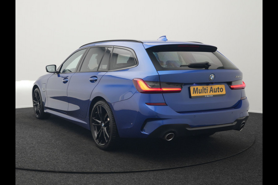 BMW 3 Serie Touring 330e M Sport Plug in Hybrid 293pk Dealer O.H PHEV | Panodak | Adaptive Onderstel | Laser LED | Alcantara Sportstoelen Memory | Head Up | Camera | 19"L.M | Keyless | Apple Carplay | Navigatie | Virtual | DAB |