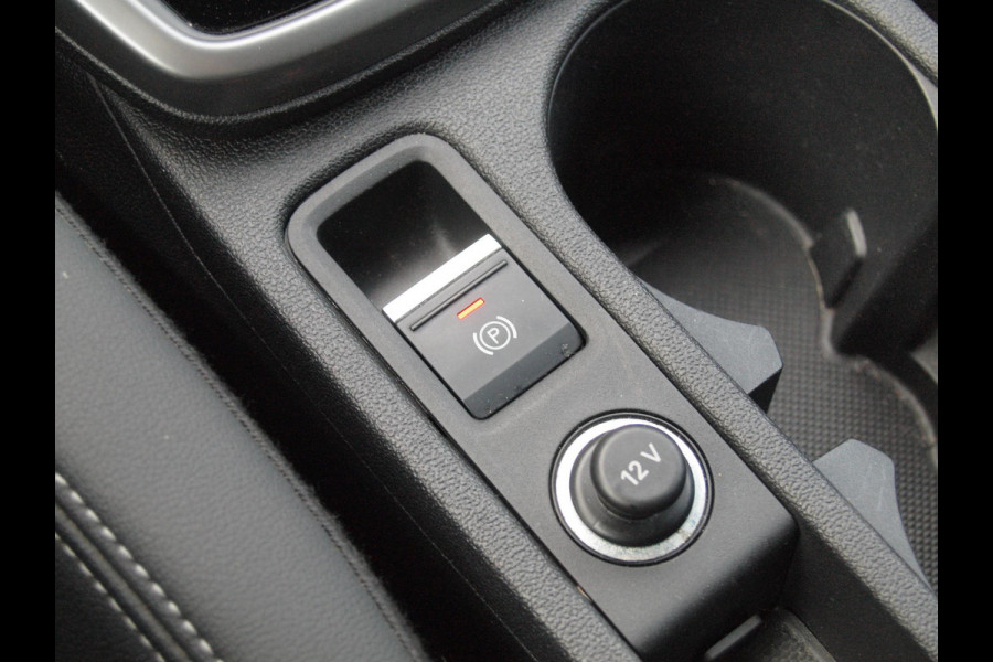 Audi A3 Sportback 35 TFSI S edition | 2X S-Line | Schuifdak | 19 Inch | Black Optic | NL-Auto |