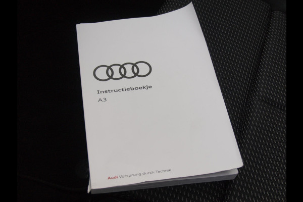 Audi A3 Sportback 35 TFSI S edition | 2X S-Line | Schuifdak | 19 Inch | Black Optic | NL-Auto |