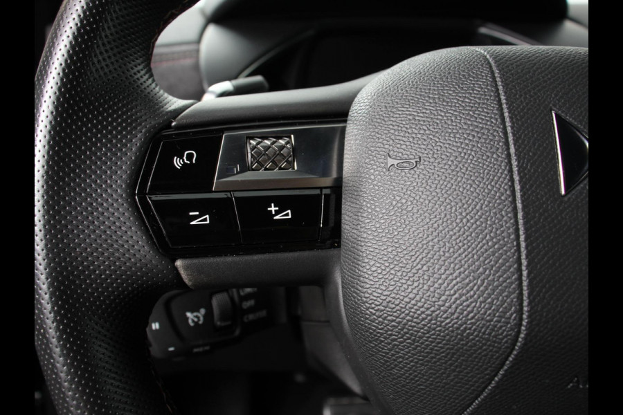 DS DS 3 Crossback 1.2 PureTech 130 PK Automaat Performance Line | Climate Control | Parkeer sensoren Achter | Lichtmetalen velgen