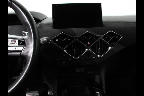 DS DS 3 Crossback 1.2 PureTech 130 PK Automaat Performance Line | Climate Control | Parkeer sensoren Achter | Lichtmetalen velgen