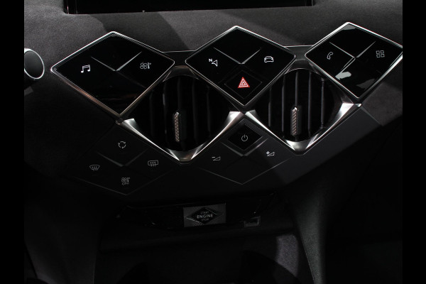 DS DS 3 Crossback 1.2 PureTech 130 PK Automaat Performance Line | Climate Control | Parkeer sensoren Achter | Lichtmetalen velgen