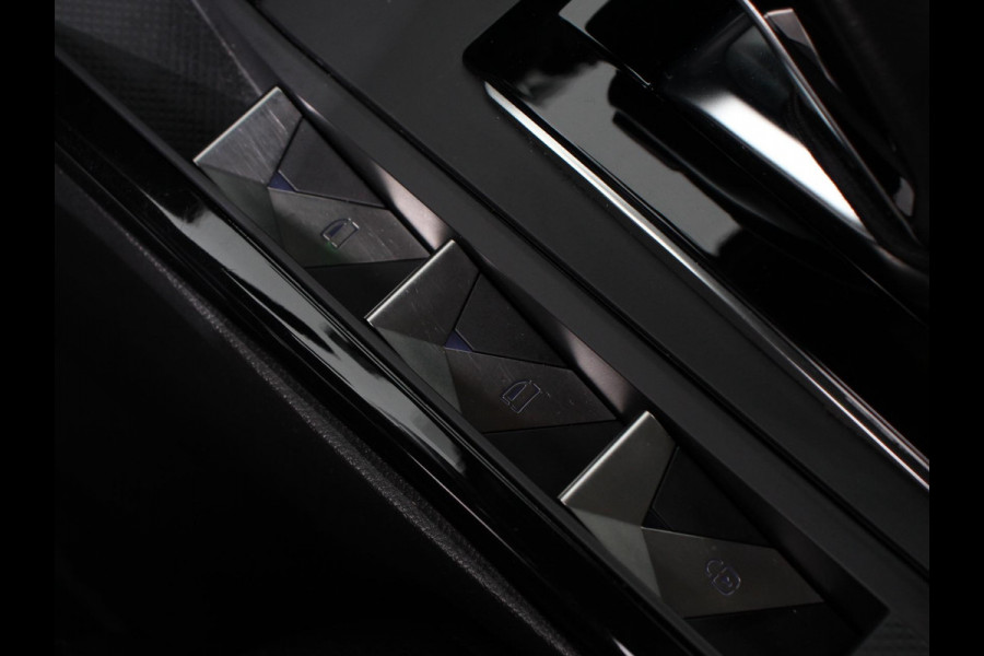 DS DS 3 Crossback 1.2 PureTech 130 PK Automaat Performance Line | Climate Control | Parkeer sensoren Achter | Lichtmetalen velgen