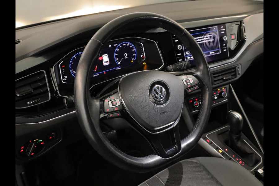 Volkswagen Polo 1.0 TSI Highline 95 pk Automaat (DSG) | Navigatie via App | Parkeersensoren | Achteruitrijcamera | Adaptieve cruise control | Voll. digitaal instrumentenpaneel |