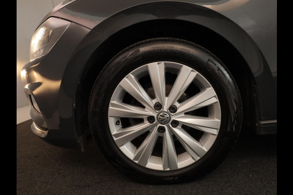 Volkswagen Polo 1.0 TSI Highline 95 pk Automaat (DSG) | Navigatie via App | Parkeersensoren | Achteruitrijcamera | Adaptieve cruise control | Voll. digitaal instrumentenpaneel |