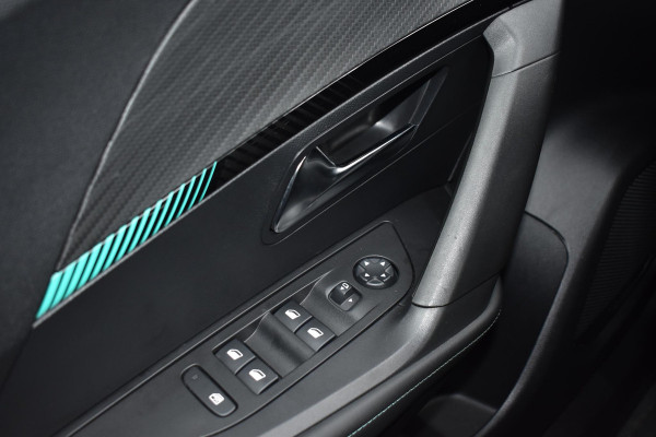 Peugeot 2008 1.2 PureTech 130PK Allure Pack | Trekhaak | Carplay | Camera | Incl. garantie