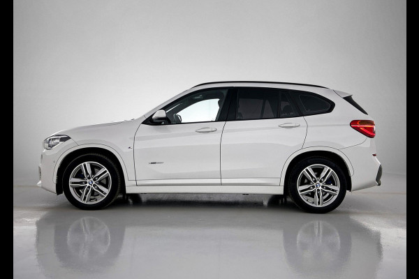 BMW X1 XDrive20i High Executive M-Sport (Goed OnderH, Navi, Camera, Parkeersensoren, StoelV, Climate Control, Cruise Control, Etc)
