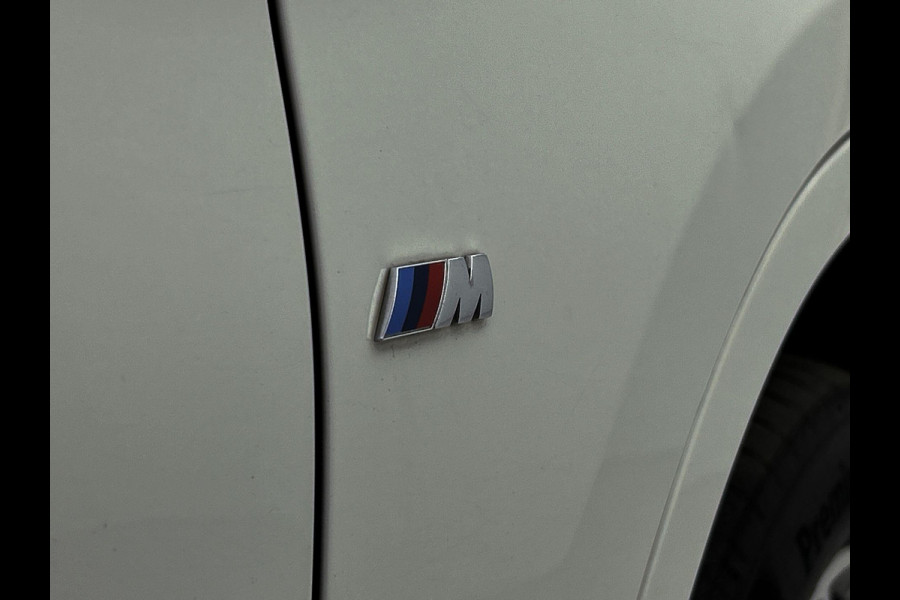BMW X1 XDrive20i High Executive M-Sport (Goed OnderH, Navi, Camera, Parkeersensoren, StoelV, Climate Control, Cruise Control, Etc)