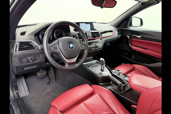 BMW 2 Serie Cabrio 218I 136pk AUT-8 Leer+Verwarmd Navi Connected-Drive Ecc Cruise Control Pdc High Executive Sport Led Bluetooth Licht-Regensensor Sportstoelen WiFi v.b 46.000 nieuw