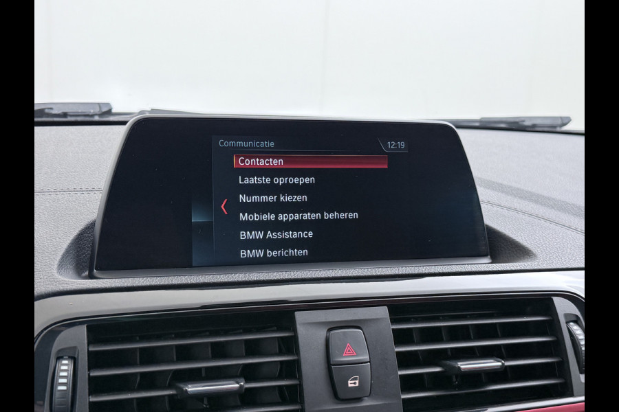 BMW 2 Serie Cabrio 218I 136pk AUT-8 Leer+Verwarmd Navi Connected-Drive Ecc Cruise Control Pdc High Executive Sport Led Bluetooth Licht-Regensensor Sportstoelen WiFi v.b 46.000 nieuw