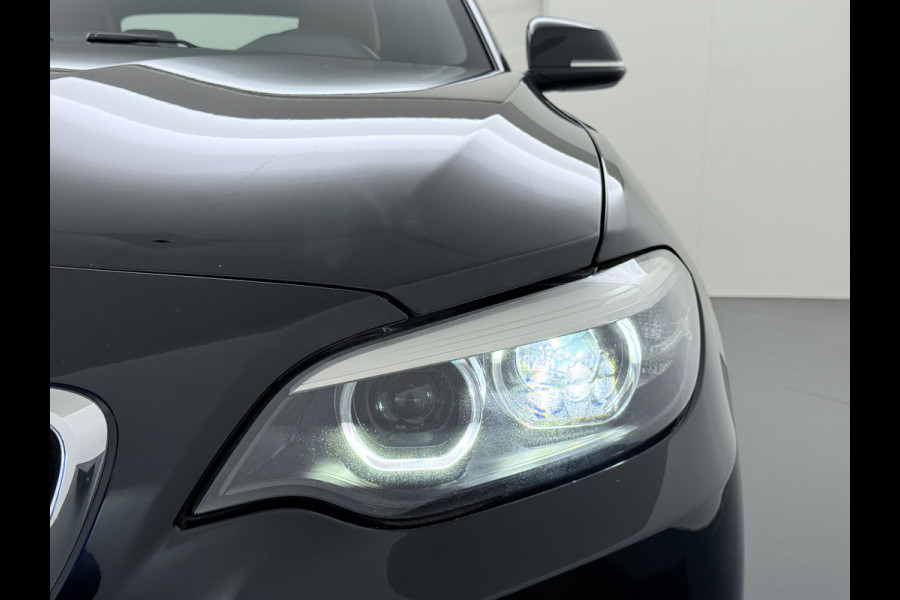 BMW 2 Serie Cabrio 218I 136pk AUT-8 Leer+Verwarmd Navi Connected-Drive Ecc Cruise Control Pdc High Executive Sport Led Bluetooth Licht-Regensensor Sportstoelen WiFi v.b 46.000 nieuw