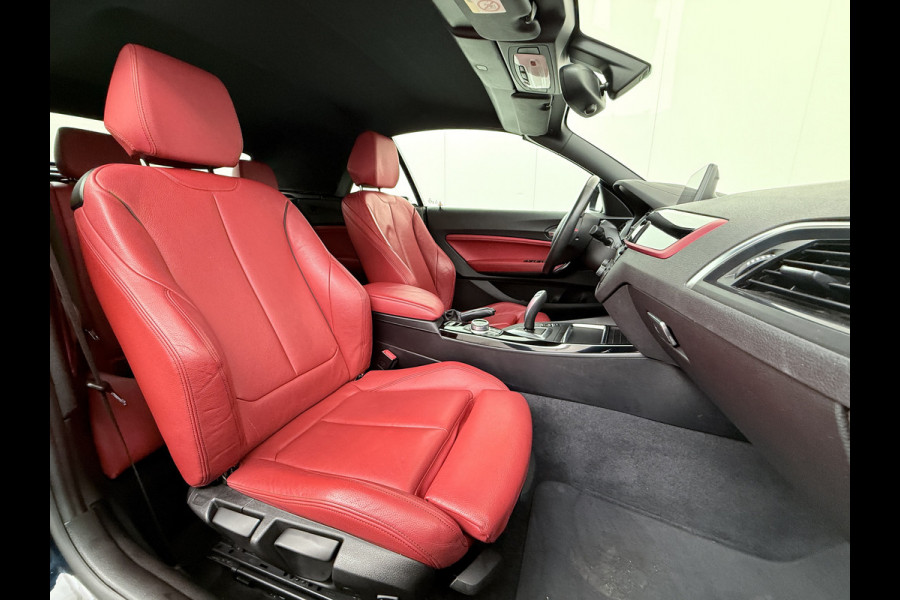 BMW 2 Serie Cabrio 218I 136pk AUT-8 Leer+Verwarmd Navi Connected-Drive Ecc Cruise Control Pdc High Executive Sport Led Bluetooth Licht-Regensensor Sportstoelen WiFi v.b 46.000 nieuw