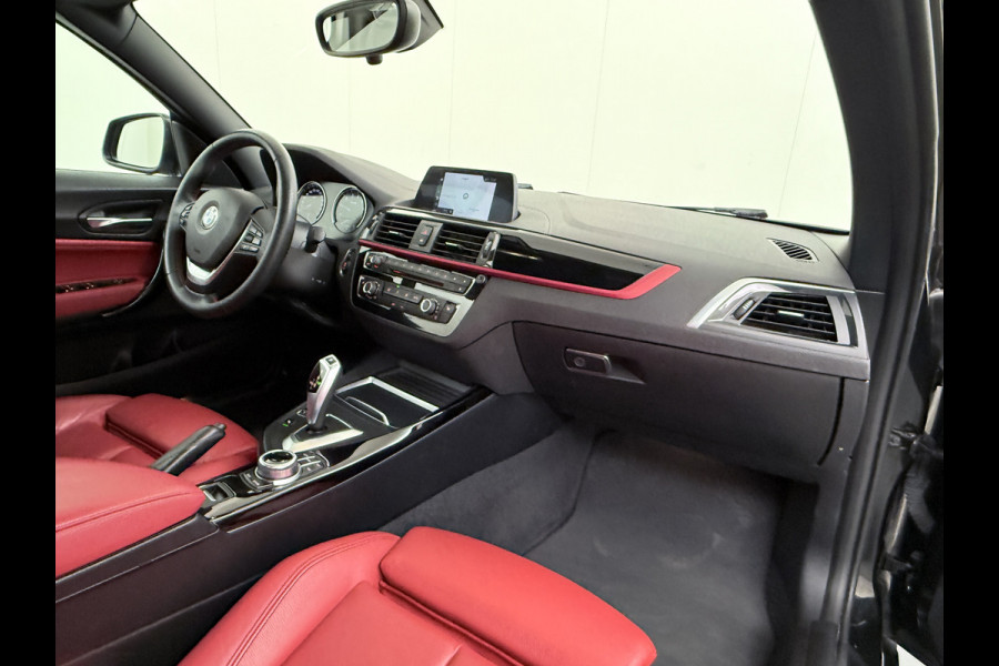 BMW 2 Serie Cabrio 218I 136pk AUT-8 Leer+Verwarmd Navi Connected-Drive Ecc Cruise Control Pdc High Executive Sport Led Bluetooth Licht-Regensensor Sportstoelen WiFi v.b 46.000 nieuw