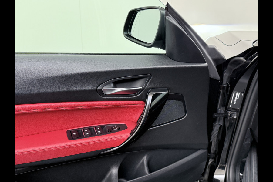 BMW 2 Serie Cabrio 218I 136pk AUT-8 Leer+Verwarmd Navi Connected-Drive Ecc Cruise Control Pdc High Executive Sport Led Bluetooth Licht-Regensensor Sportstoelen WiFi v.b 46.000 nieuw