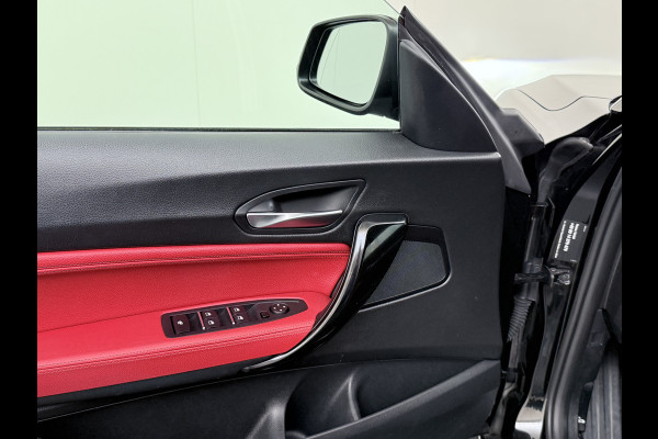 BMW 2 Serie Cabrio 218I 136pk AUT-8 Leer+Verwarmd Navi Connected-Drive Ecc Cruise Control Pdc High Executive Sport Led Bluetooth Licht-Regensensor Sportstoelen WiFi v.b 46.000 nieuw