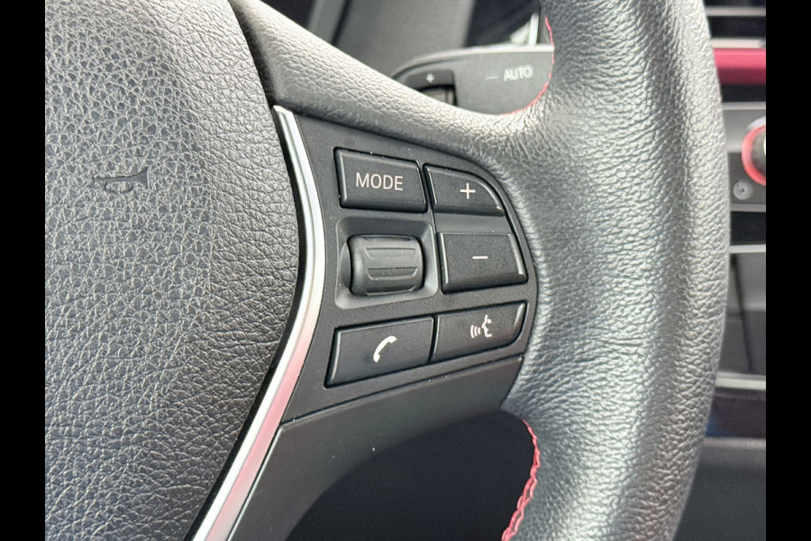 BMW 2 Serie Cabrio 218I 136pk AUT-8 Leer+Verwarmd Navi Connected-Drive Ecc Cruise Control Pdc High Executive Sport Led Bluetooth Licht-Regensensor Sportstoelen WiFi v.b 46.000 nieuw