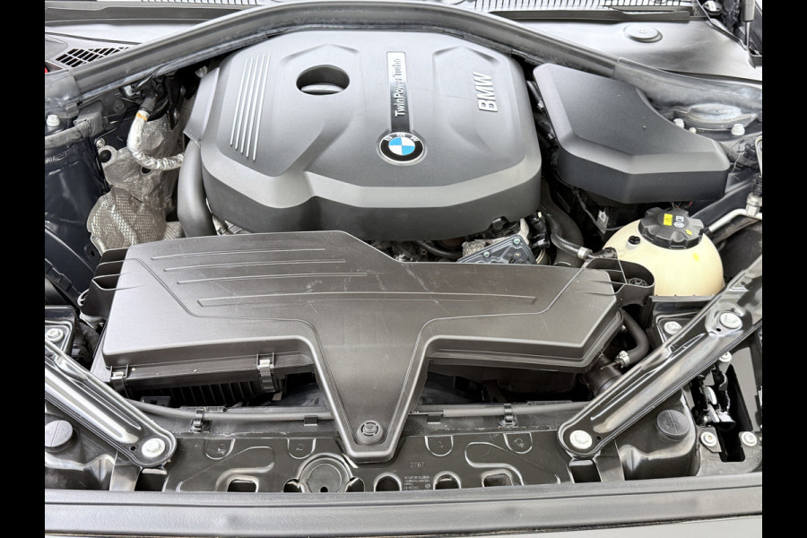 BMW 2 Serie Cabrio 218I 136pk AUT-8 Leer+Verwarmd Navi Connected-Drive Ecc Cruise Control Pdc High Executive Sport Led Bluetooth Licht-Regensensor Sportstoelen WiFi v.b 46.000 nieuw