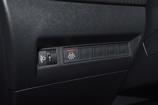 Peugeot 208 1.2 PureTech 100PK Allure Pack | Camera | Carplay | 3D dashboard | LED | Incl. garantie