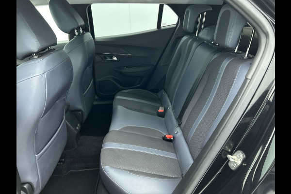 Peugeot 2008 1.2 PureTech 130pk Automaat Allure | Navigatie | Climate Control | Cruise Control | PDC V+A | Camera | Full LED | 17" LM Velgen | Stoelverwarming