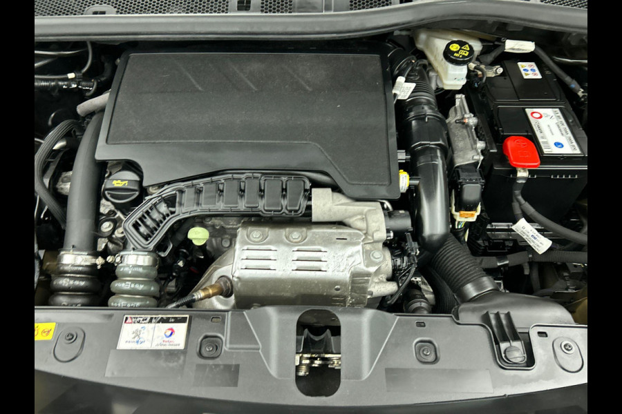 Peugeot 2008 1.2 PureTech 130pk Automaat Allure | Navigatie | Climate Control | Cruise Control | PDC V+A | Camera | Full LED | 17" LM Velgen | Stoelverwarming