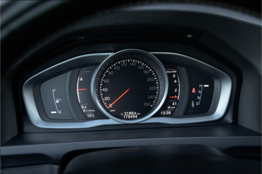 Volvo V60 T3 Polar+ Dynamic Xenon- stoelverwarming