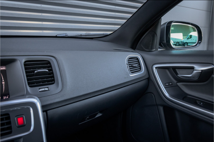 Volvo V60 T3 Polar+ Dynamic Xenon- stoelverwarming