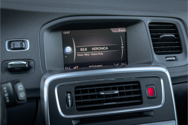 Volvo V60 T3 Polar+ Dynamic Xenon- stoelverwarming