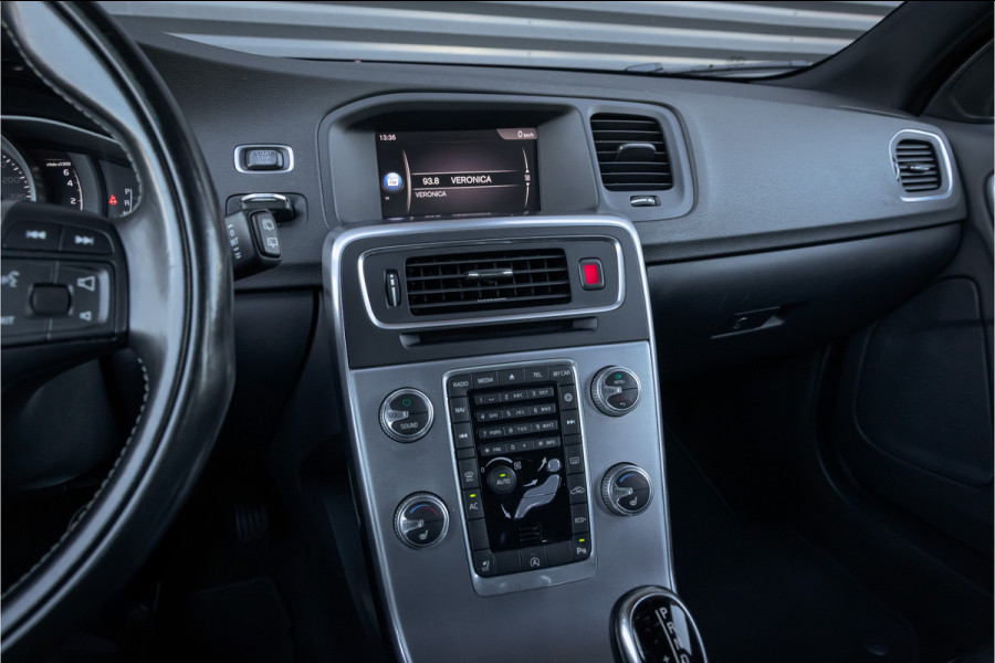 Volvo V60 T3 Polar+ Dynamic Xenon- stoelverwarming