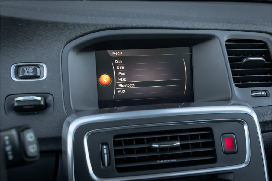 Volvo V60 T3 Polar+ Dynamic Xenon- stoelverwarming