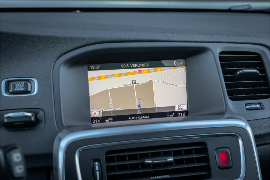 Volvo V60 T3 Polar+ Dynamic Xenon- stoelverwarming