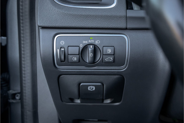 Volvo V60 T3 Polar+ Dynamic Xenon- stoelverwarming