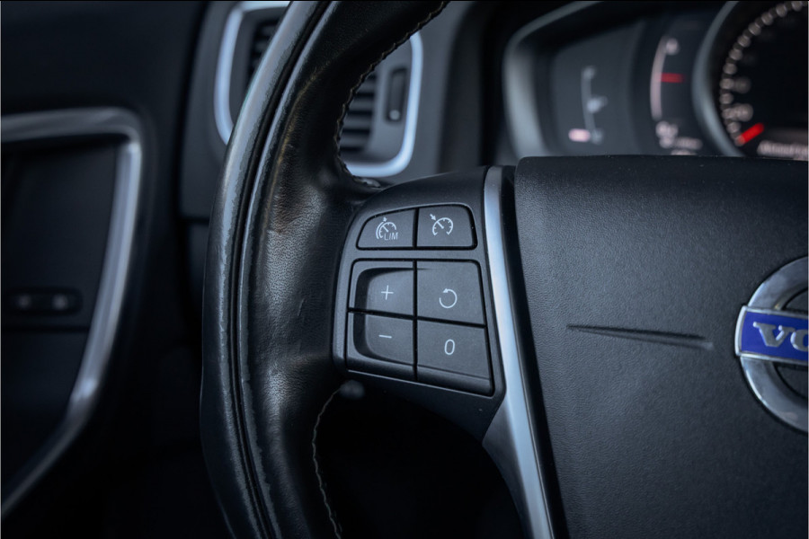 Volvo V60 T3 Polar+ Dynamic Xenon- stoelverwarming