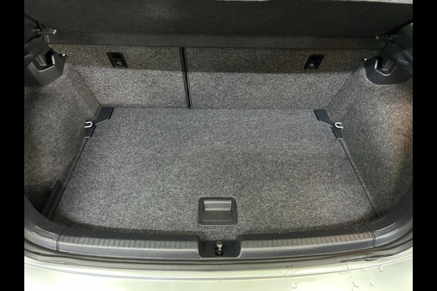 Volkswagen Polo Occasion 1.0 TSI Beats | Grijs | Airco | Tweedehands Volkswagen Polo | Cruisecontrol | Carplay | Stoelverwarming