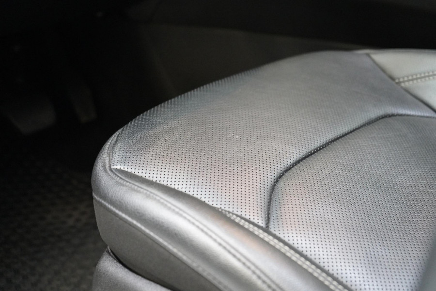 Jeep Compass 4xe 240 Plug-in Hybrid S | Panoramadak | Trekhaak | Leder | Alpine Sound | Memory