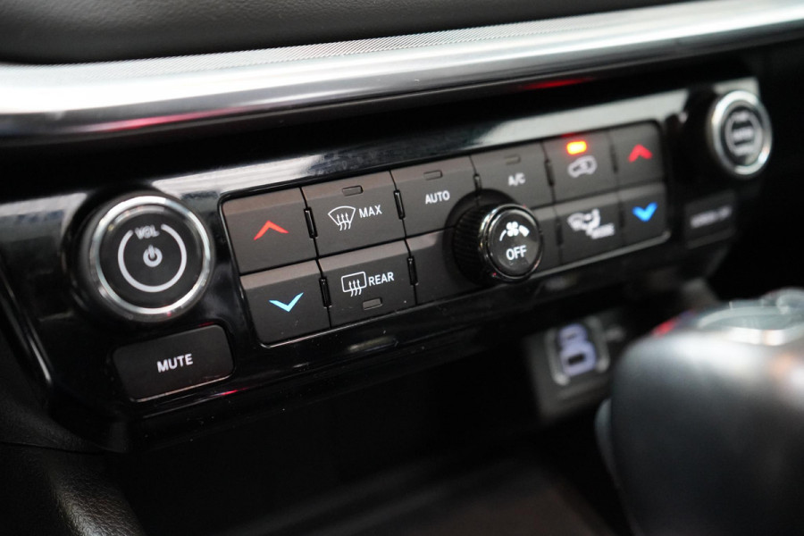 Jeep Compass 4xe 240 Plug-in Hybrid S | Panoramadak | Trekhaak | Leder | Alpine Sound | Memory