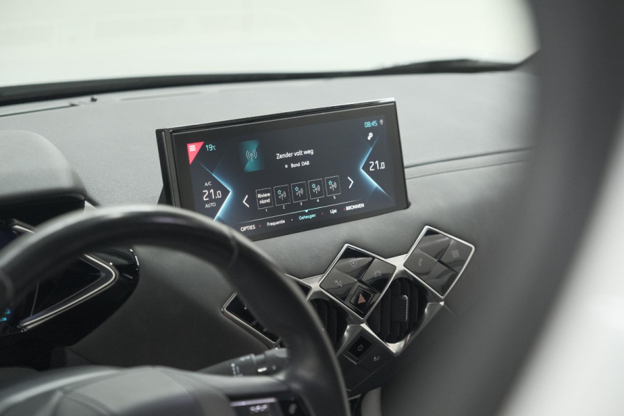 DS Ds 3 Crossback E-Tense So Chic 50 kWh | Allseason Banden | Camera | Dodehoekdetectie | Head-Up Display