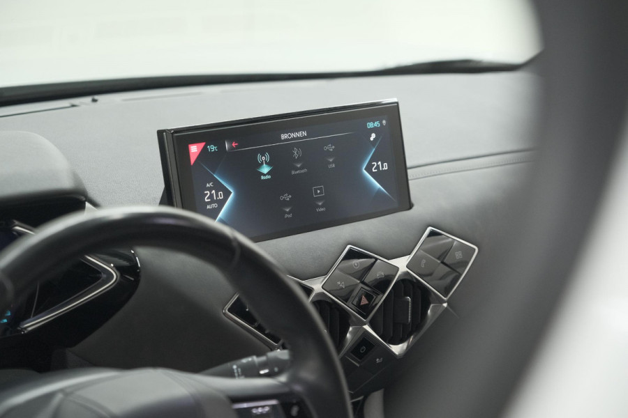 DS Ds 3 Crossback E-Tense So Chic 50 kWh | Allseason Banden | Camera | Dodehoekdetectie | Head-Up Display