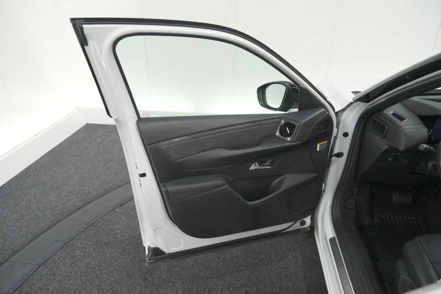 DS Ds 3 Crossback E-Tense So Chic 50 kWh | Allseason Banden | Camera | Dodehoekdetectie | Head-Up Display