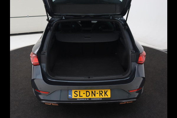 CUPRA Leon 1.4 eHybrid VZ | 245pk | Leder | Stoelverwarming | Memory | Carplay | Navigatie | Sfeerverlichting | Parkeerhulp | Sportstoelen | Keyless | Climate control | Cruise control | PHEV | Plug In