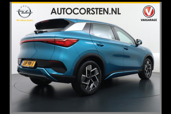 BYD ATTO 3 62kWh Design SOH 98% Panoramadak Leder+Elektr.Verst. Warmtepomp Adaptieve Cruise 360°Camera Apple Carplay Android Auto Elektr.Ac Verkeersbord detectie WiFi DAB Led Rijstrooksensor Keyless Smartphone Entry Fabrieksgarantie tot 12-12-2028/150.000km Garantie op de LFP Accu tot 12-12-2030/200.000km €44.000,- Nieuw!