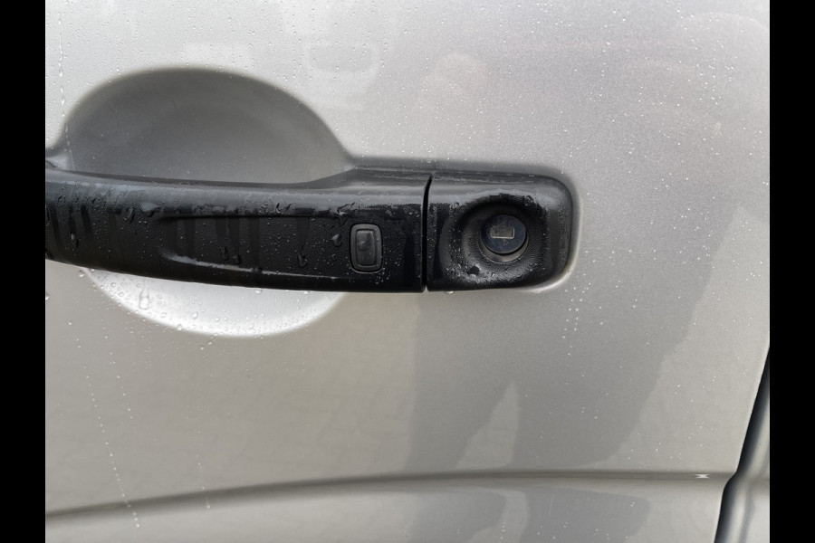 Renault Master T35 2.3 dCi 130pk L2H2 bpm vrij / euro 6 diesel / vaste prijs rijklaar € 19.950 ex btw / DC 7 persoons / zilver metallic / trekhaak 2500 kg / airco / cruise / navigatie