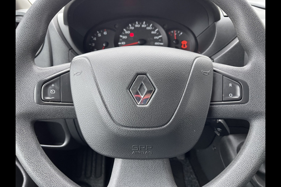 Renault Master T35 2.3 dCi 130pk L2H2 bpm vrij / euro 6 diesel / vaste prijs rijklaar € 19.950 ex btw / DC 7 persoons / zilver metallic / trekhaak 2500 kg / airco / cruise / navigatie