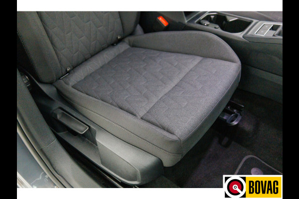 Volkswagen Golf 1.5 TSI Bus. Comf. Ed. 116 PK | Stoel & Stuurverw. | App. connect | Adap. Cruise | Extra getint glas v/a b-stijl | PDC V+ A | Draadloze tel. lader | All season banden