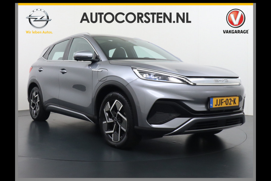 BYD ATTO 3 62kWh Design SOH 98% Pano-dak Leer+Elektr.Verst. Warmtepomp Adaptieve Cruise 360°Camera Apple Carplay Android Auto Elektr.Achter Verkeersbord detectie WiFi DAB Led Rijstrooksensor Keyless Smartphone Entry Fabrieksgarantie tot 20-12-2030/150.000km Garantie. Op de LFP Accu tot 20-12-2030/200.000km €44.000,- Nieuw!