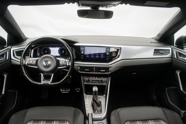 Volkswagen Polo 2.0 TSI GTI Automaat ORG NL [ Panoramadak Beats Virtual Cockpit Camera LED Stoelverwarming Carplay Sfeer ]