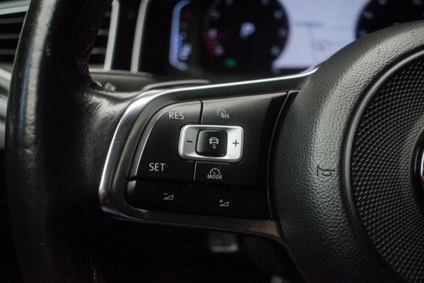 Volkswagen Polo 2.0 TSI GTI Automaat ORG NL [ Panoramadak Beats Virtual Cockpit Camera LED Stoelverwarming Carplay Sfeer ]