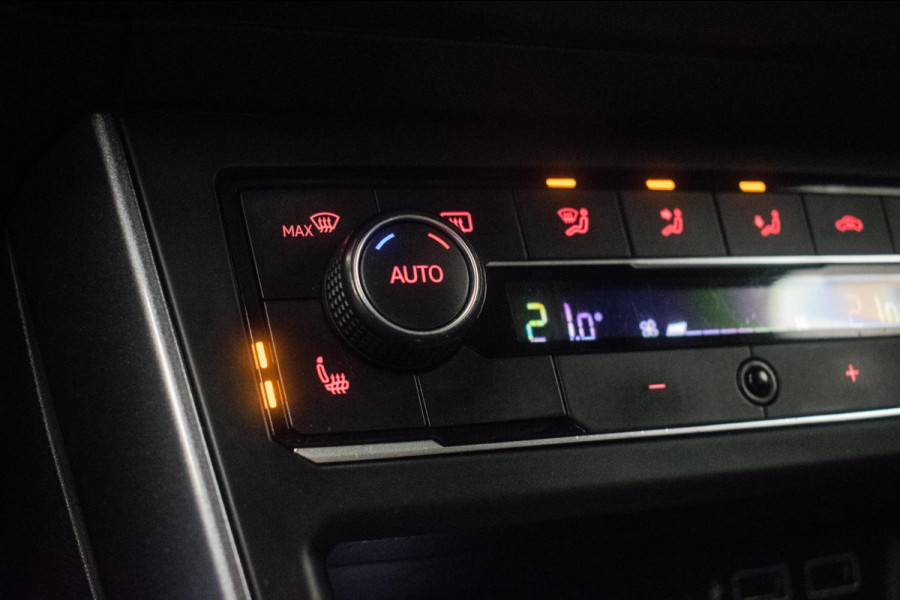 Volkswagen Polo 2.0 TSI GTI Automaat ORG NL [ Panoramadak Beats Virtual Cockpit Camera LED Stoelverwarming Carplay Sfeer ]