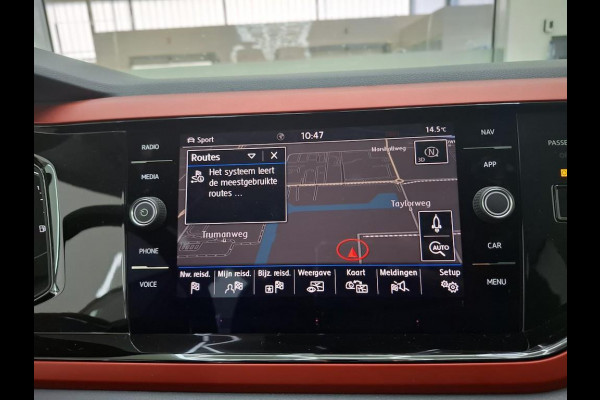 Volkswagen Polo 1.0 TSI 116pk Beats - Pano/schuifdak - LED - Navi - Climate - Org.NL